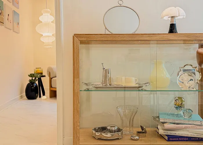 アパート 5-minute Walk To Cheongdam Station,close To Gangnam And Coex, Accommodates 5 People,20 Minutes To Itaewon