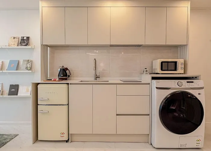 5-minute Walk To Cheongdam Station,close To Gangnam And Coex, Accommodates 5 People,20 Minutes To Itaewon * ソウル特別市