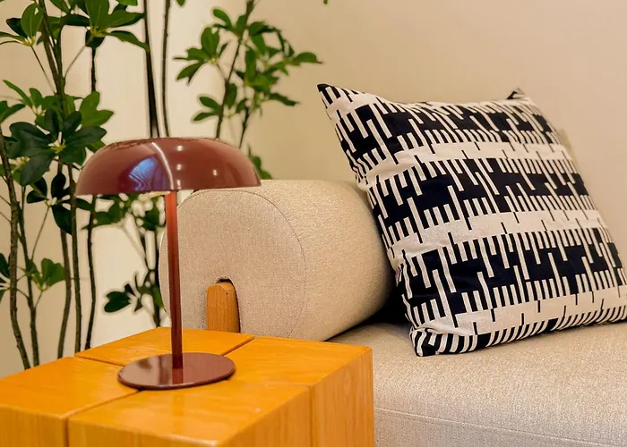 アパート 5-minute Walk To Cheongdam Station,close To Gangnam And Coex, Accommodates 5 People,20 Minutes To Itaewon