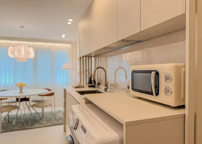 5-minute Walk To Cheongdam Station,close To Gangnam And Coex, Accommodates 5 People,20 Minutes To Itaewon * ソウル特別市