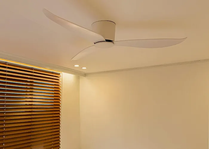5-minute Walk To Cheongdam Station,close To Gangnam And Coex, Accommodates 5 People,20 Minutes To Itaewon *