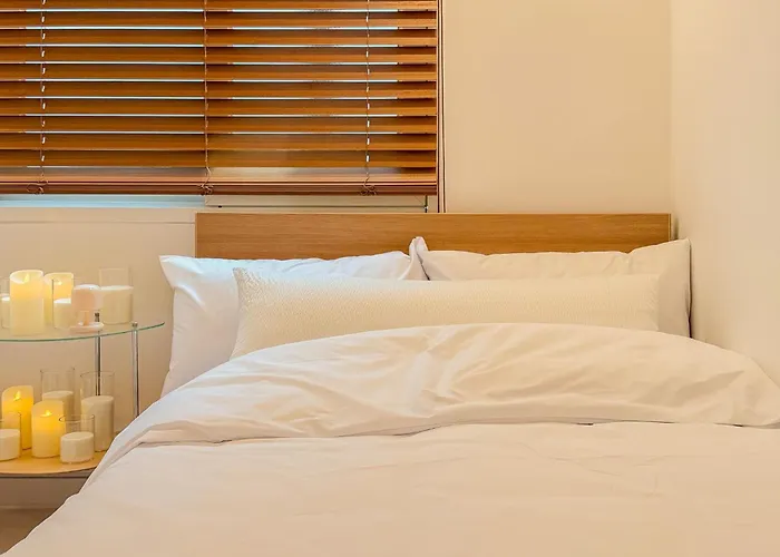 5-minute Walk To Cheongdam Station,close To Gangnam And Coex, Accommodates 5 People,20 Minutes To Itaewon アパート
